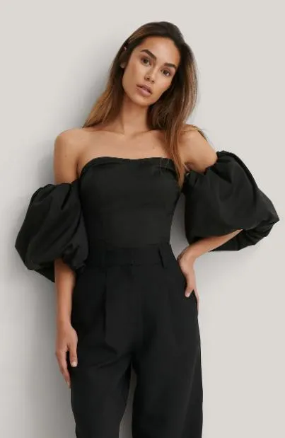 Czy bluzka bez ramion może być elegancka?